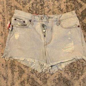 Levi’s wedgie fit jean shorts size 26 - NWT